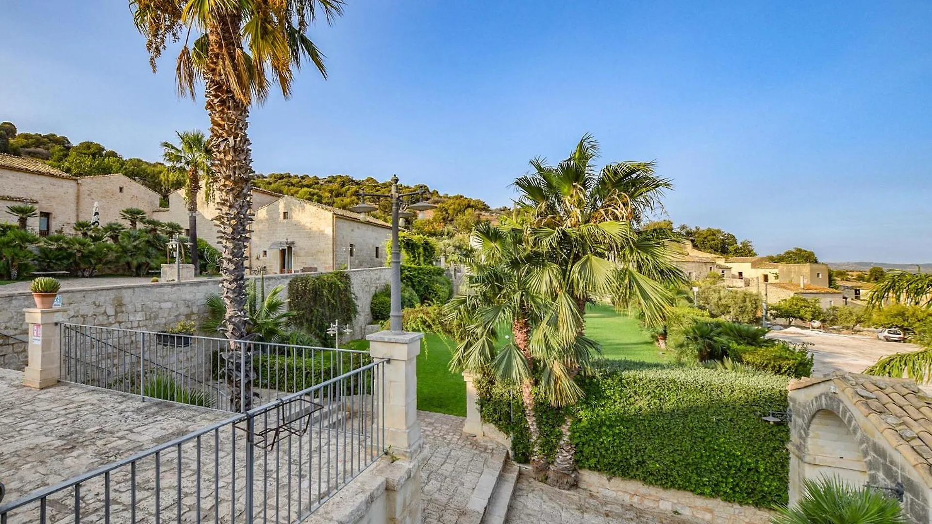 Beautiful Home In Ragusa With Kitchenette Italy